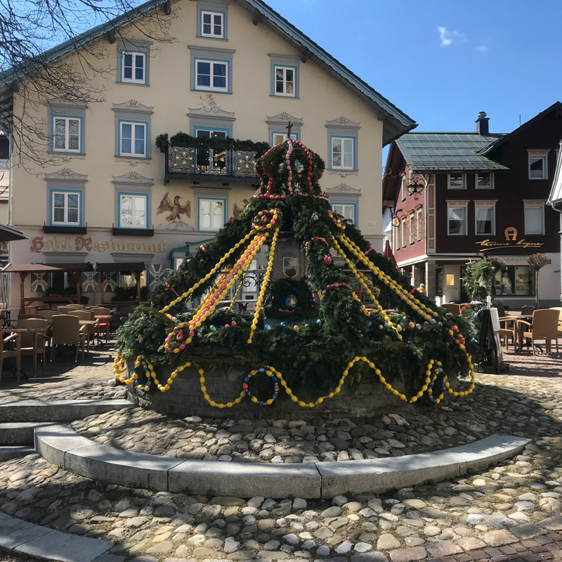 Osterbrunnen in Oberstaufen